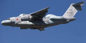 Japão Revela Novo Jato de Guerra Eletrônica EC-2 com Design Inusitado e Tecnologia Avançada