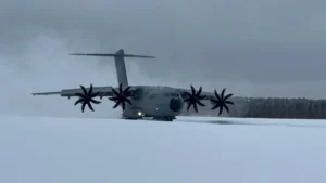 A400M Francês Pousa em Gelo Ártico: Um Avanço Logístico Sem Precedentes para a Europa